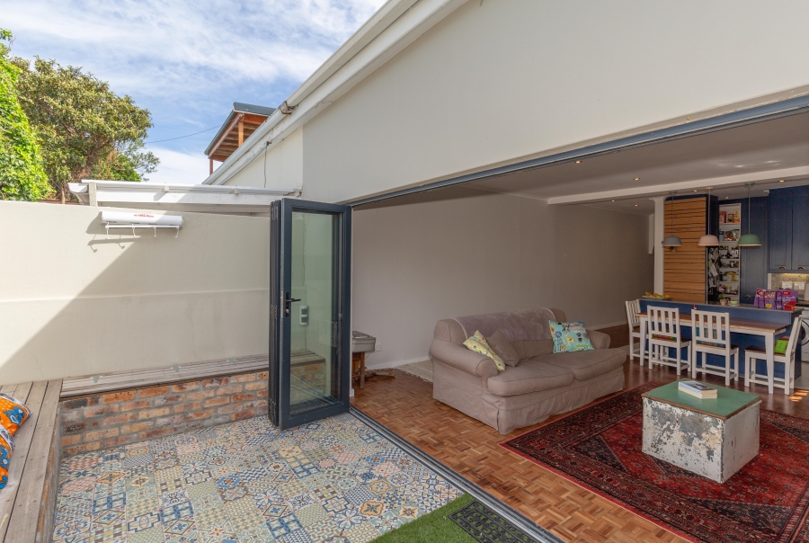2 Bedroom Property for Sale in Claremont Upper Western Cape